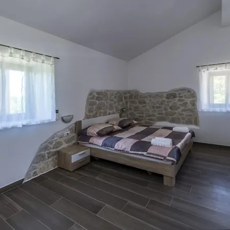 Stunning Villa In Vrsar With Swimming Pool
