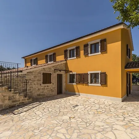 Stunning Villa In Vrsar With Swimming Pool Villa