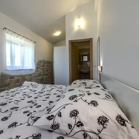 Stunning Villa In Vrsar With Swimming Pool Villa *