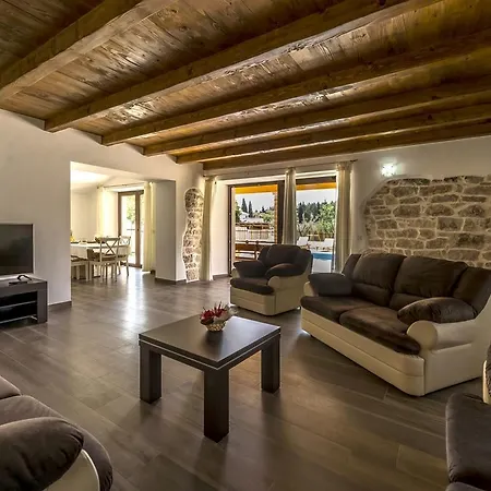 Stunning Villa In Vrsar With Swimming Pool Villa *