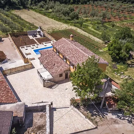 Stunning Villa In Vrsar With Swimming Pool Villa